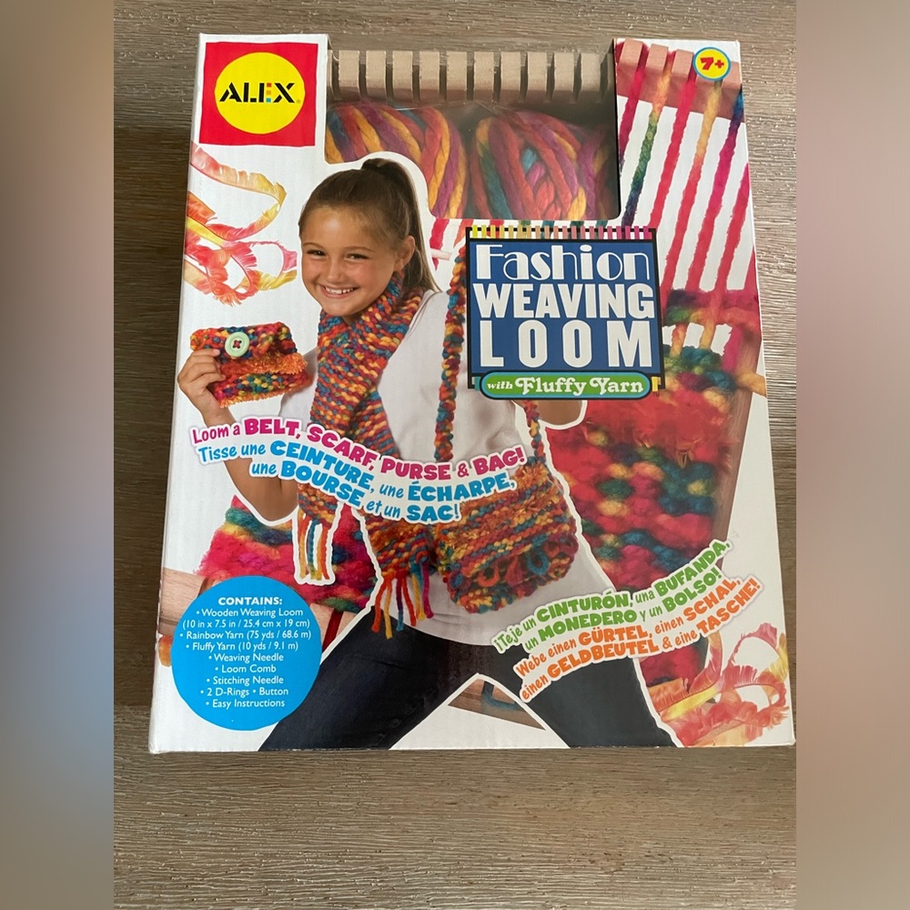 Alex weaving fashion loom